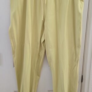 Lululemon Women's Stretch High-Rise Joggers. Yellow Size 14.